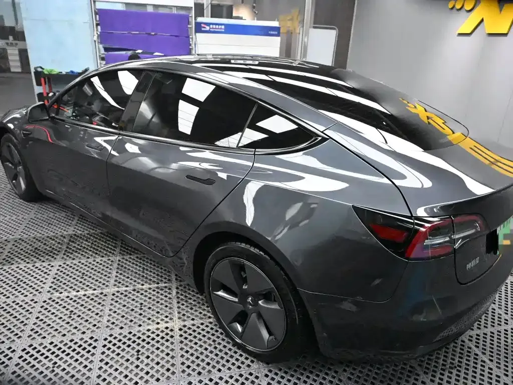 Tesla Model 3 — фото 9