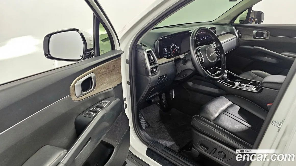 Kia Sorento — фото 8