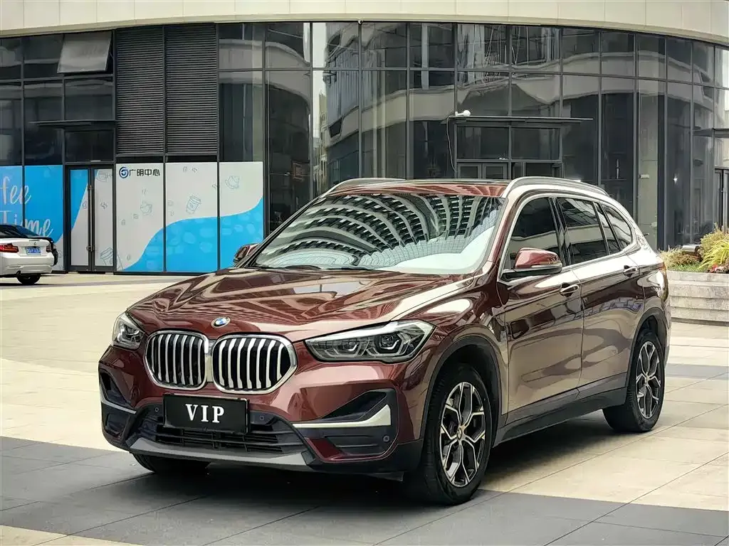 BMW X1 — фото 1