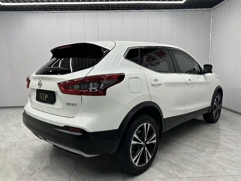 Nissan Qashqai — фото 2