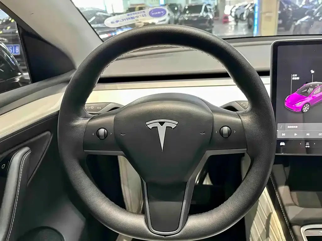 Tesla Model Y — фото 3