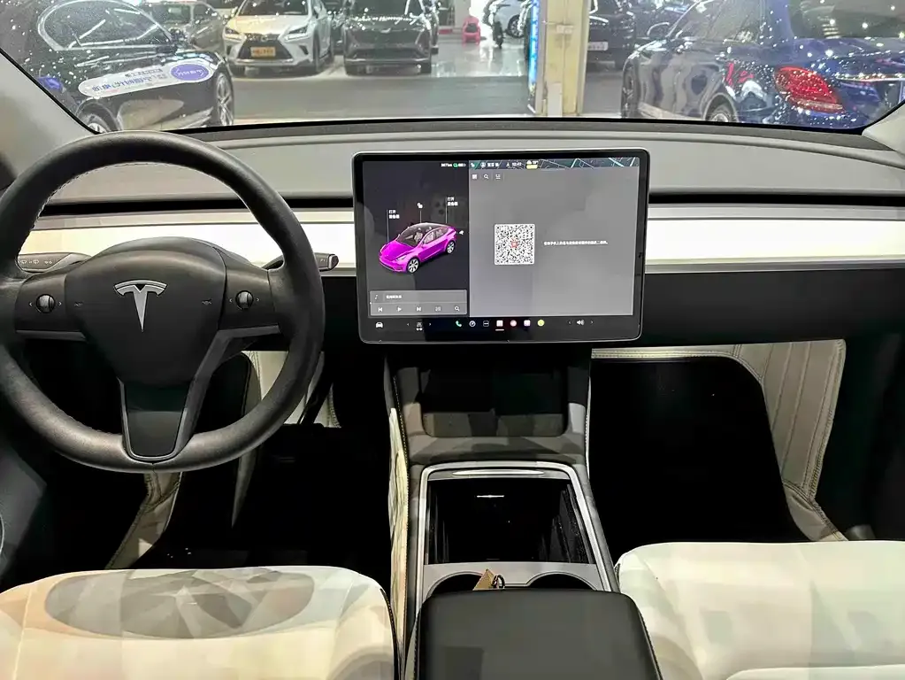Tesla Model Y — фото 7