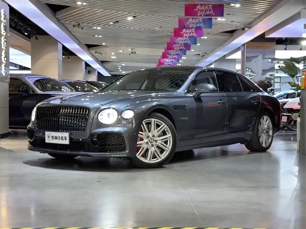 Bentley Flying Spur — фото 1
