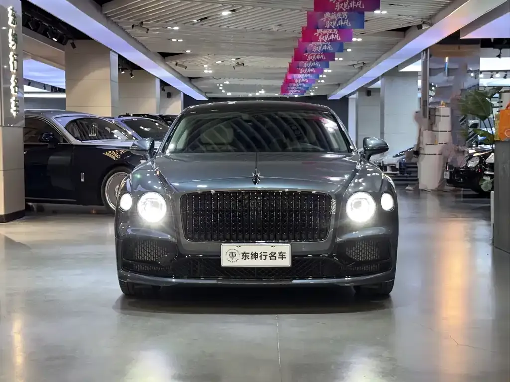 Bentley Flying Spur — фото 7
