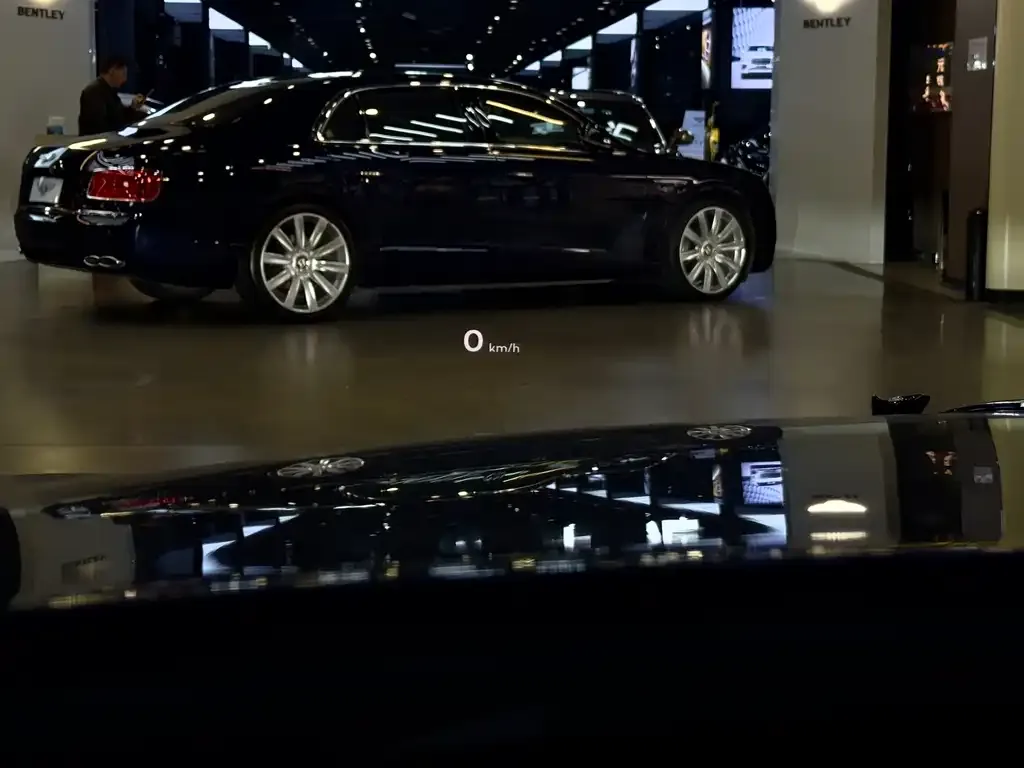 Bentley Flying Spur — фото 4