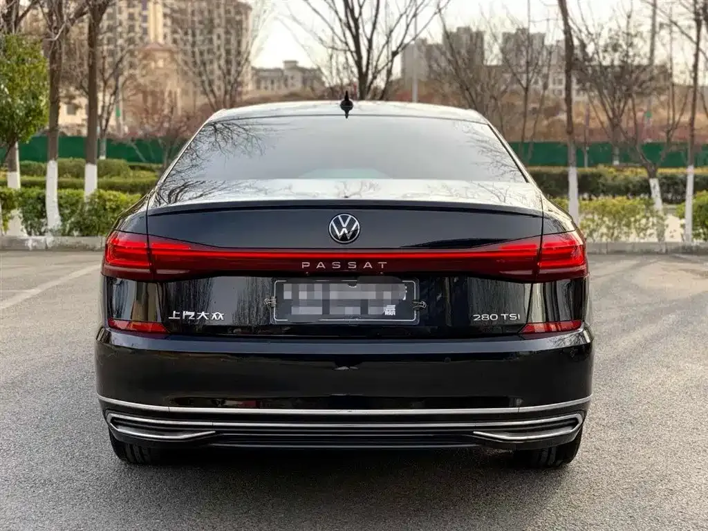 Volkswagen Passat — фото 8