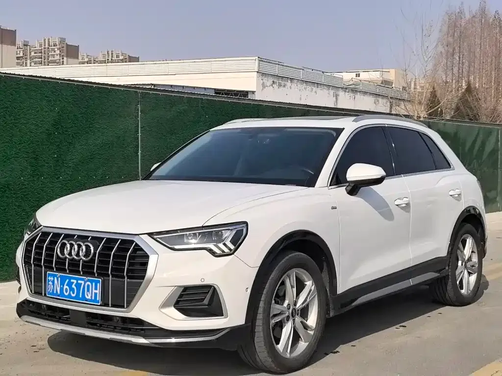 Audi Q3 — фото 1