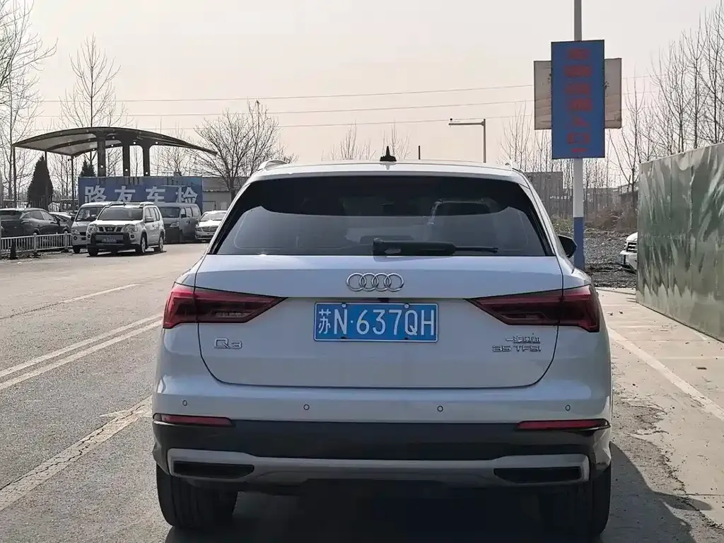 Audi Q3 — фото 10