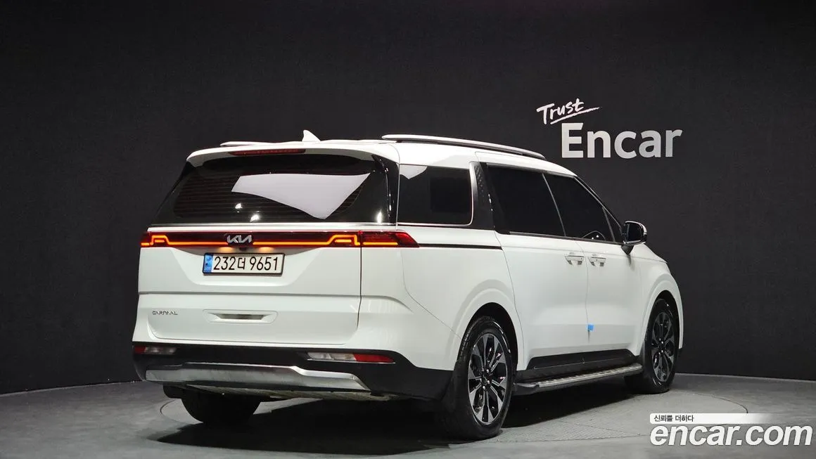 Kia Carnival — фото 10