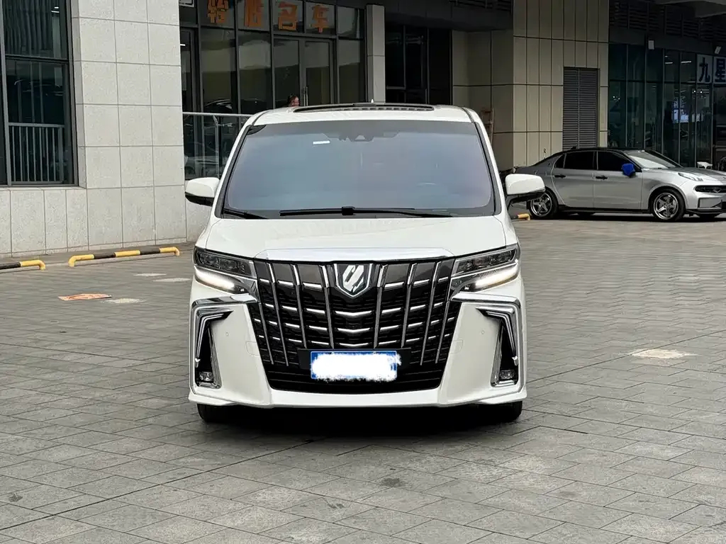 Toyota Alphard — фото 5