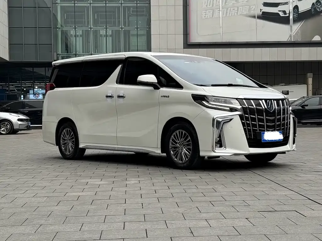 Toyota Alphard — фото 6