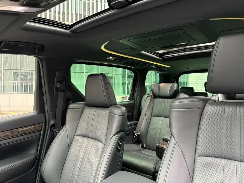 Toyota Alphard — фото 7