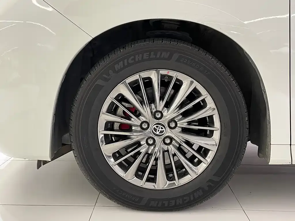Toyota Alphard — фото 6