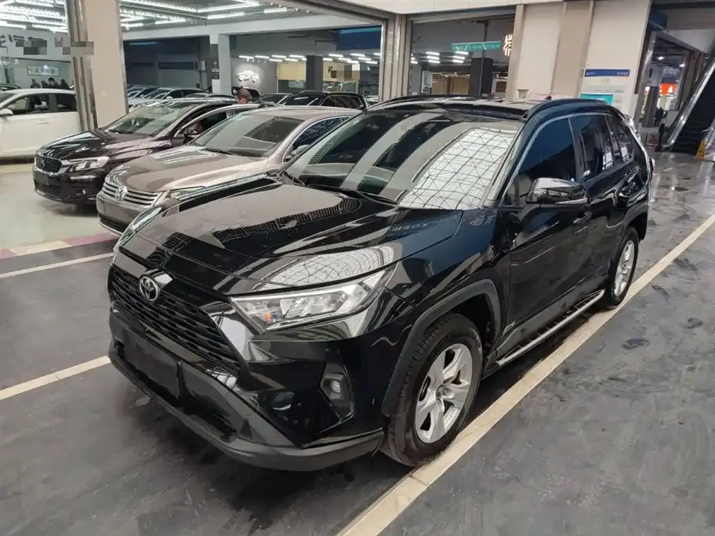 Toyota RAV4 — фото 10
