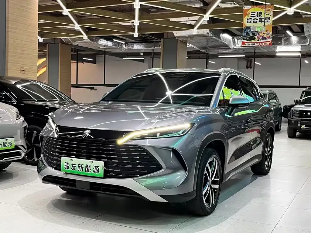 BYD L DM-i — фото 1
