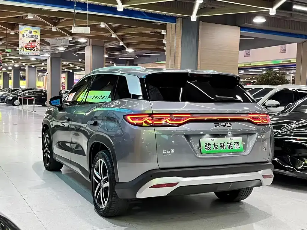 BYD L DM-i — фото 10