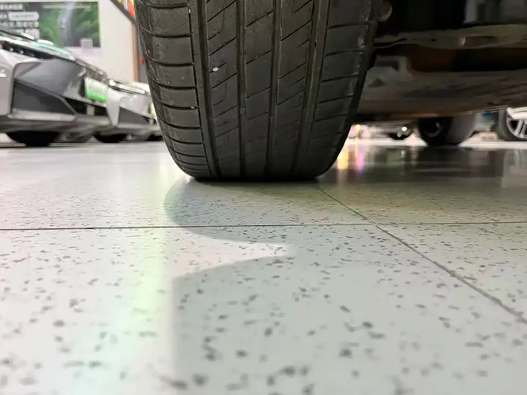 BYD L DM-i — фото 2