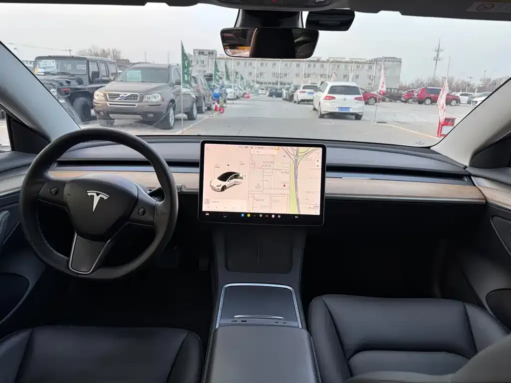 Tesla Model 3 — фото 4