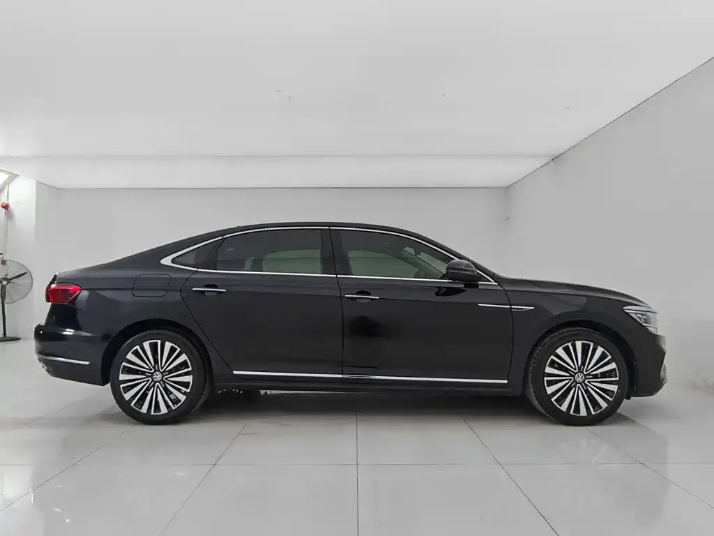 Volkswagen Passat — фото 2