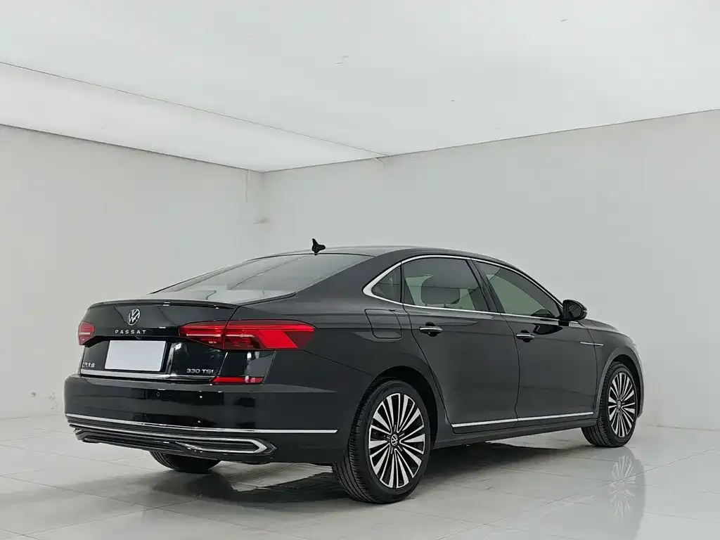 Volkswagen Passat — фото 5