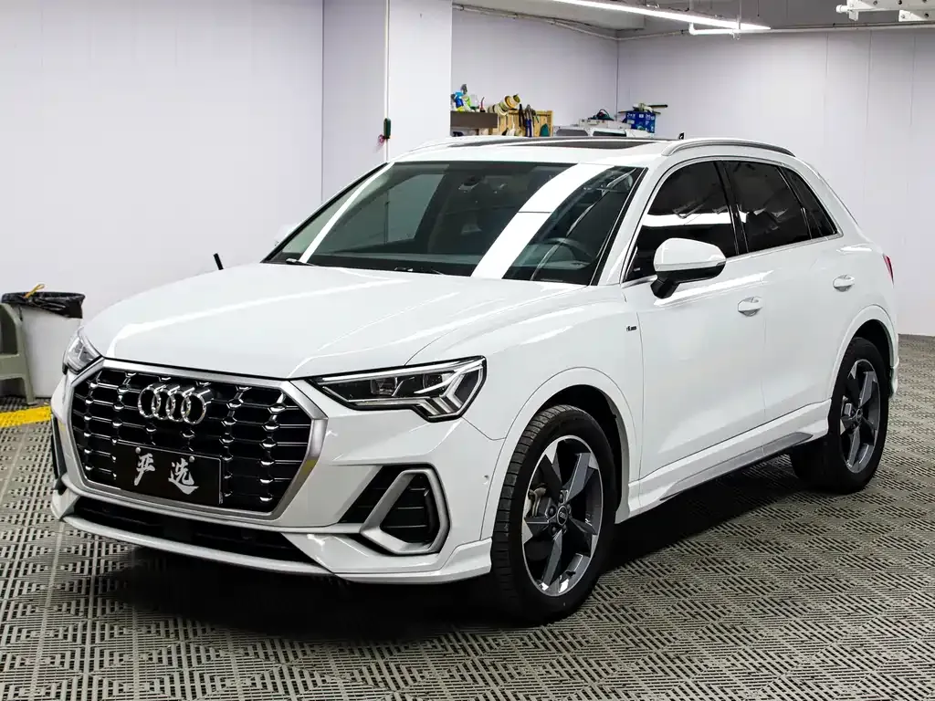 Audi Q3 — фото 1