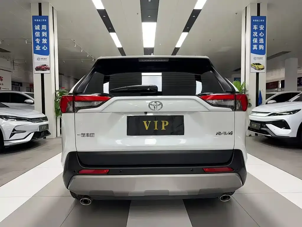 Toyota RAV4 — фото 3