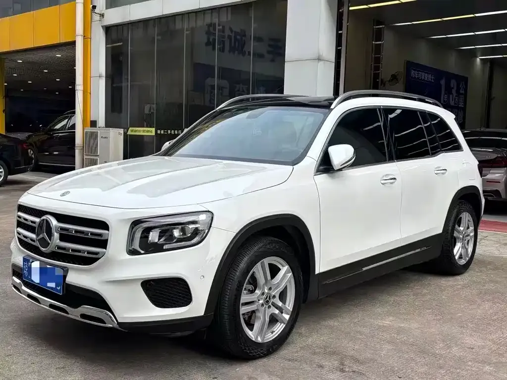 Mercedes-Benz GLB — фото 1