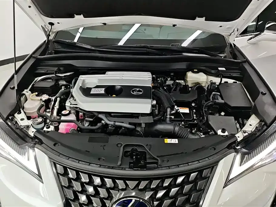 Lexus UX — фото 10