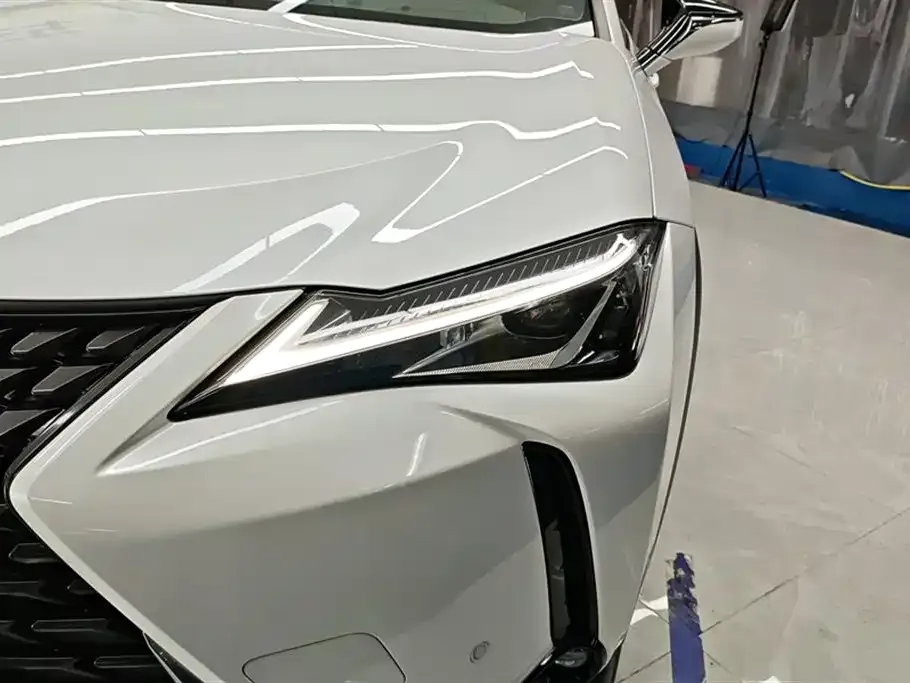 Lexus UX — фото 8