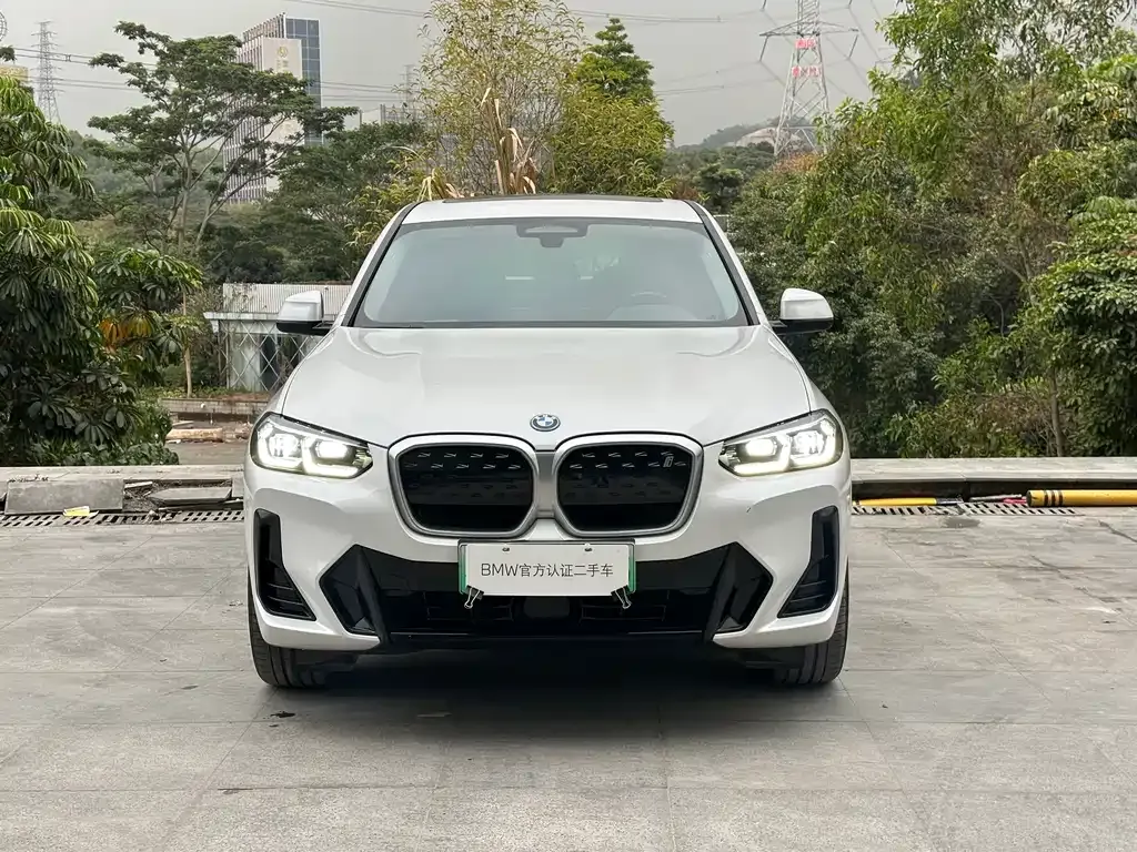 BMW iX3 — фото 9