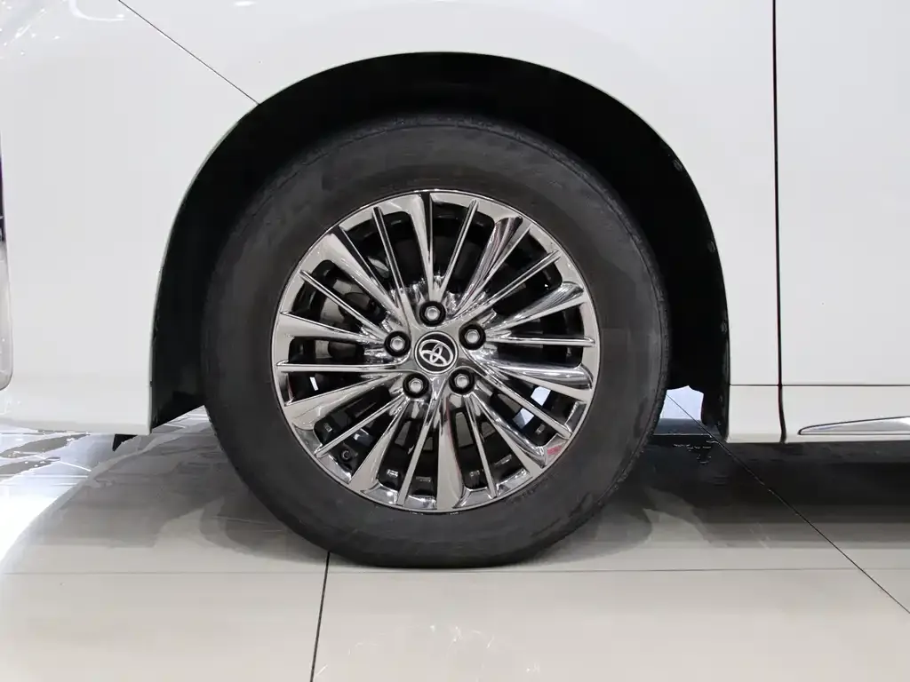 Toyota Alphard — фото 2