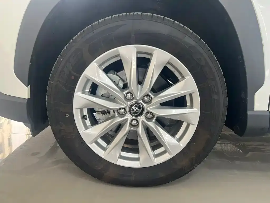 Toyota Corolla Cross — фото 2