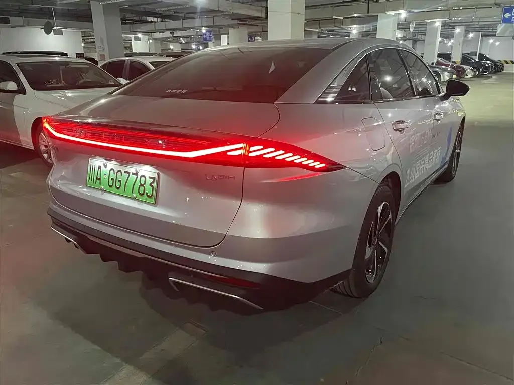 Geely Galaxy L6 — фото 3