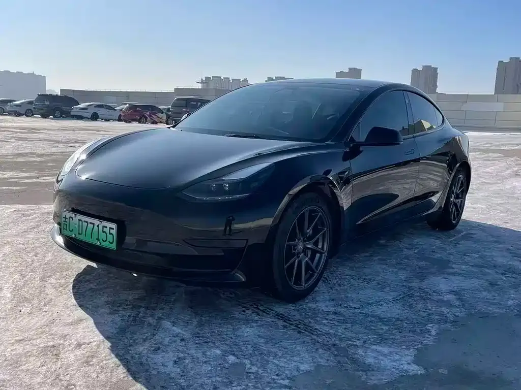 Tesla Model 3 — фото 1