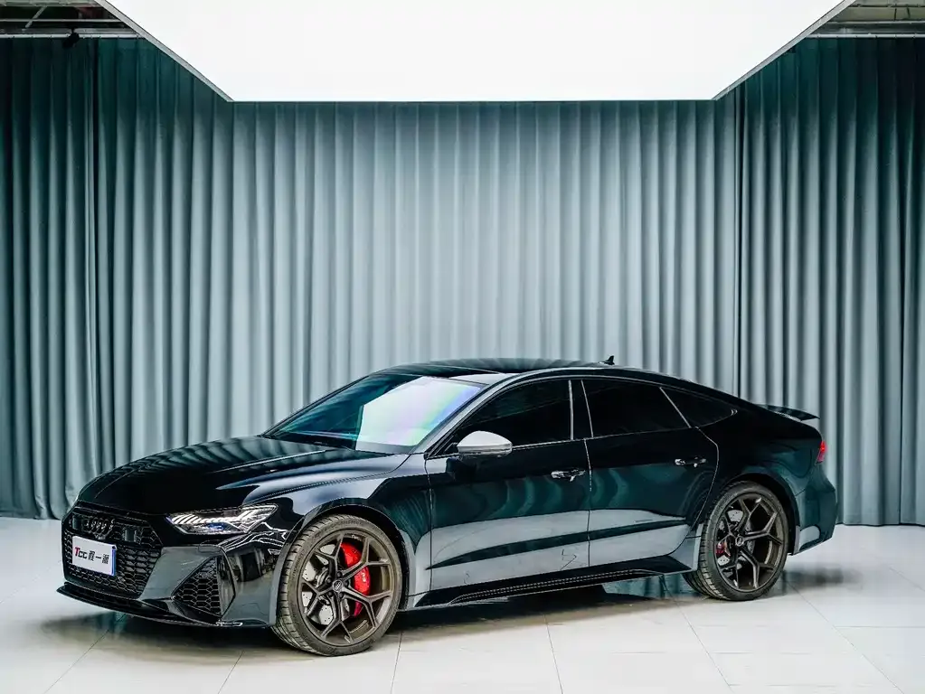 Audi RS 7 — фото 1