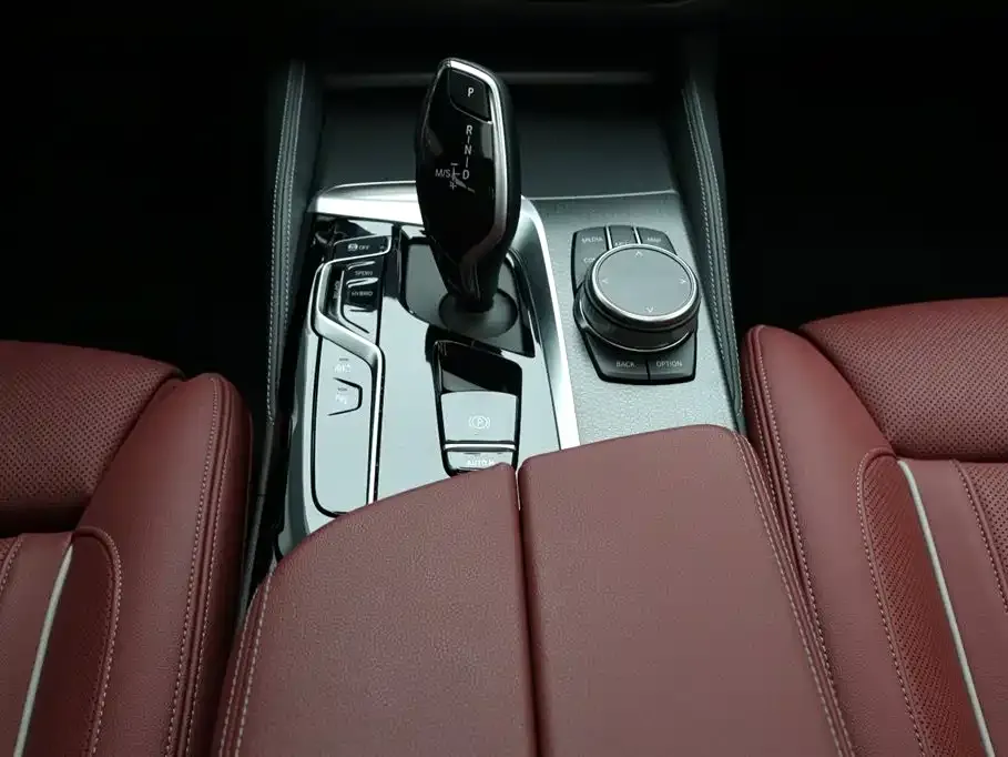 BMW 5 Series New Energy — фото 4
