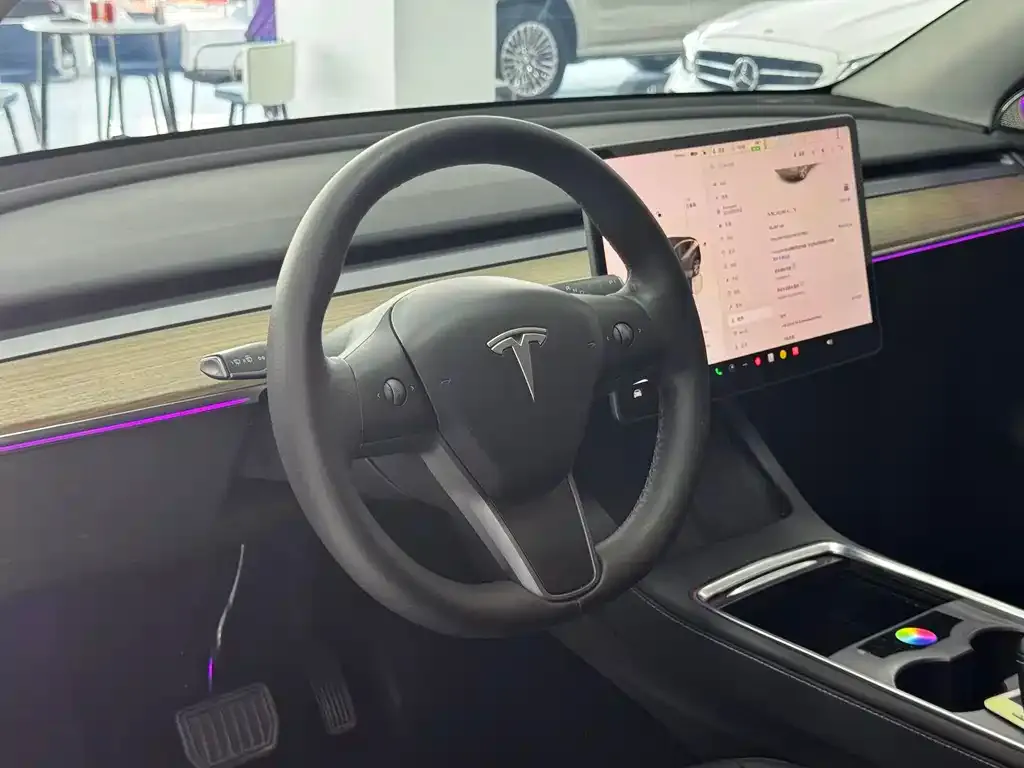 Tesla Model Y — фото 2