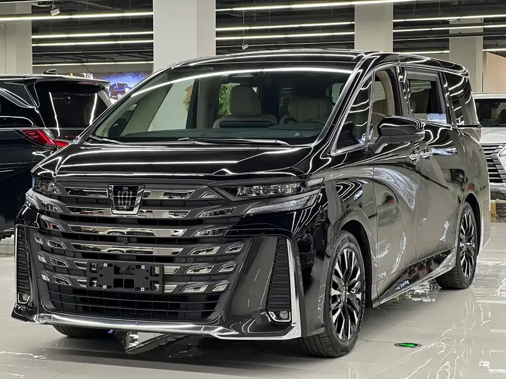 Toyota Vellfire — фото 1