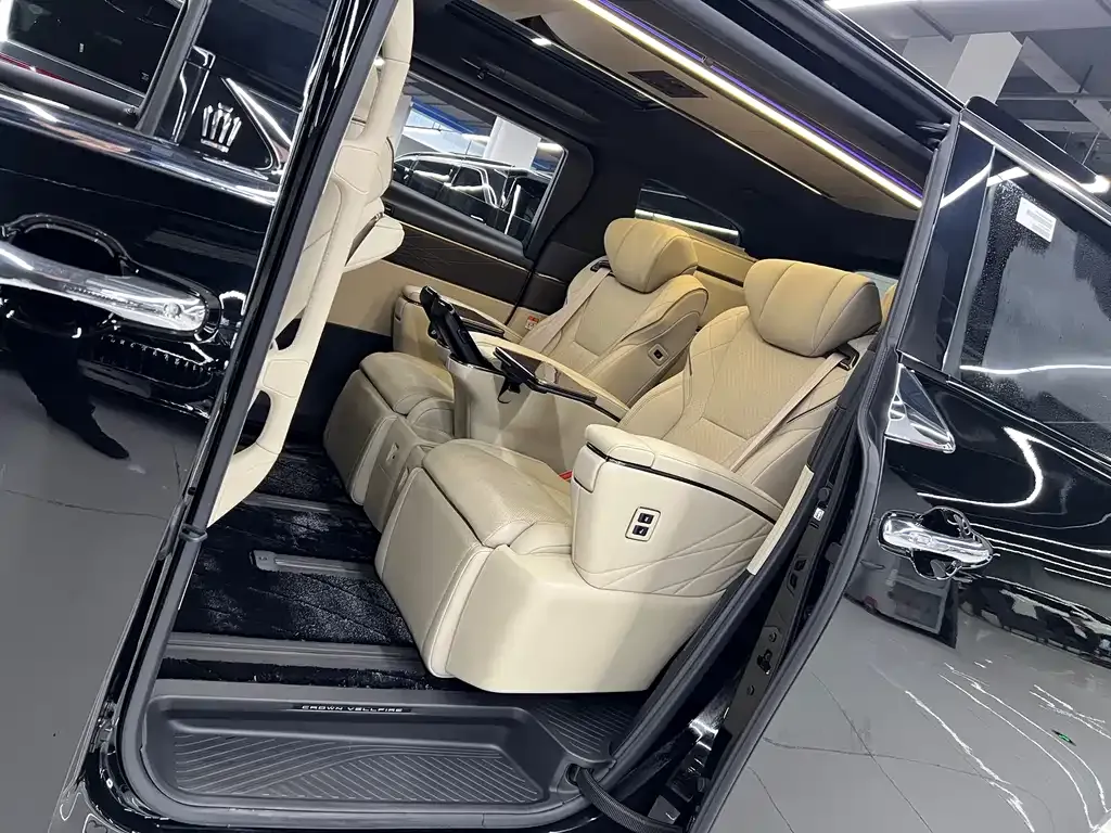 Toyota Vellfire — фото 7