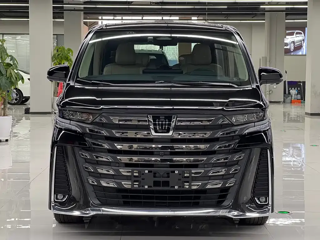 Toyota Vellfire — фото 2