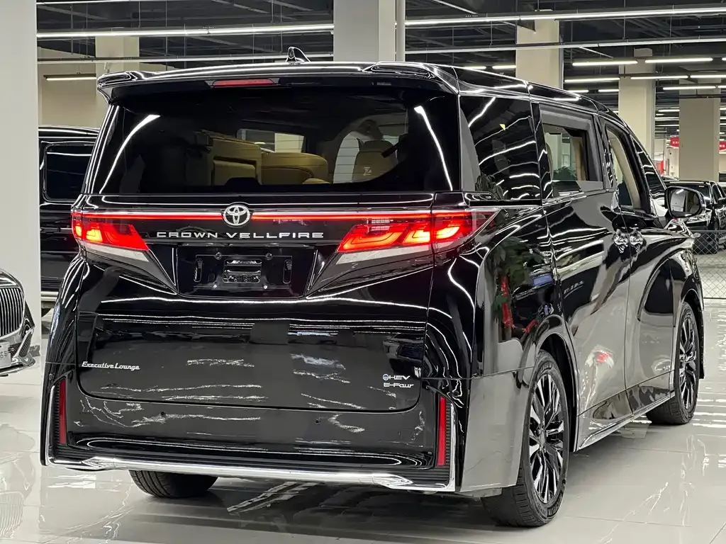 Toyota Vellfire — фото 9