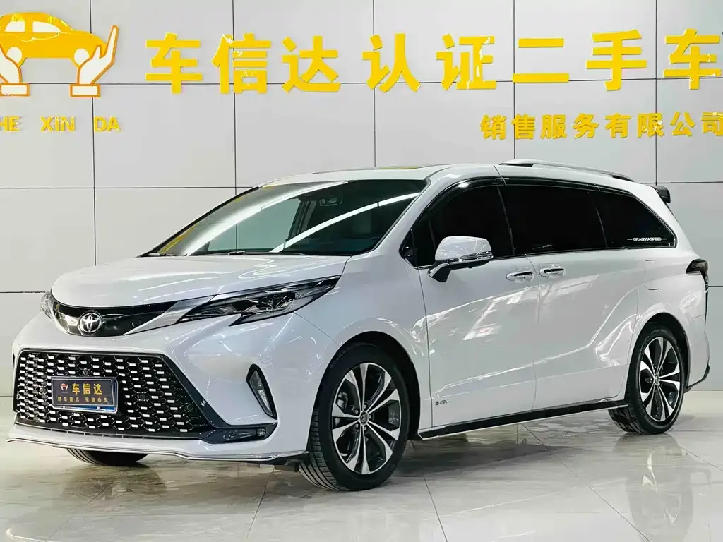 Toyota Granvia — фото 1