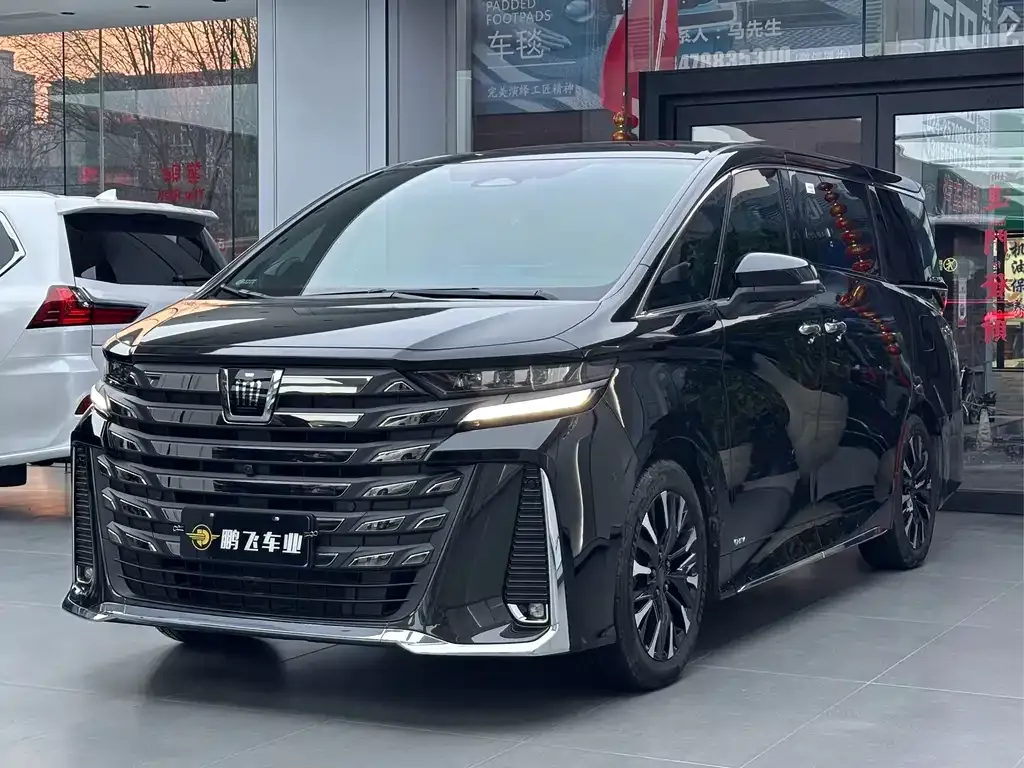 Toyota Vellfire — фото 1