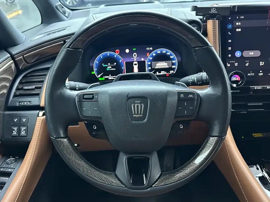 Toyota Vellfire — фото 8