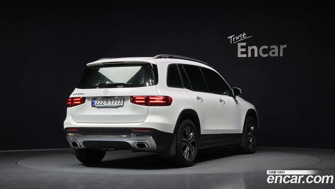 Mercedes-Benz GLB-Class — фото 2