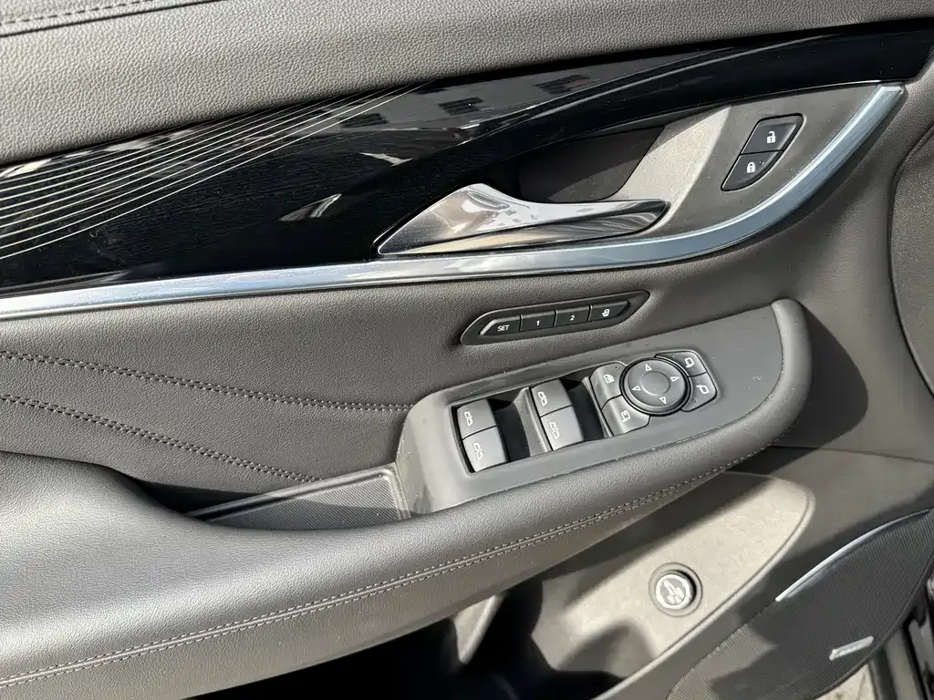 Buick Enclave — фото 10