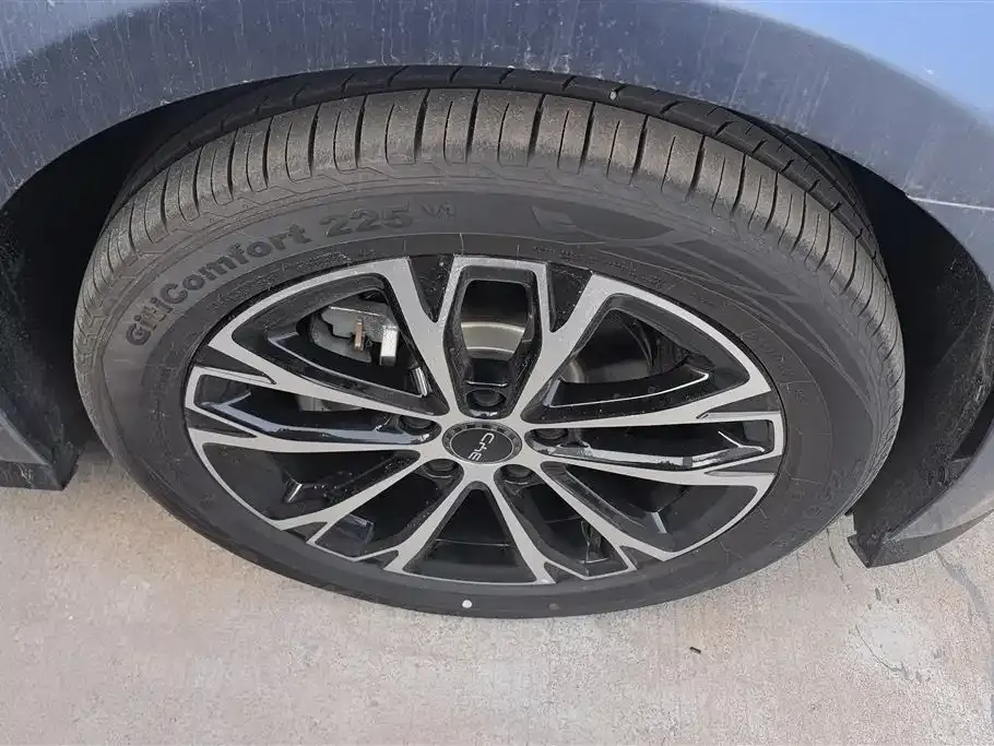 BYD Seal — фото 10