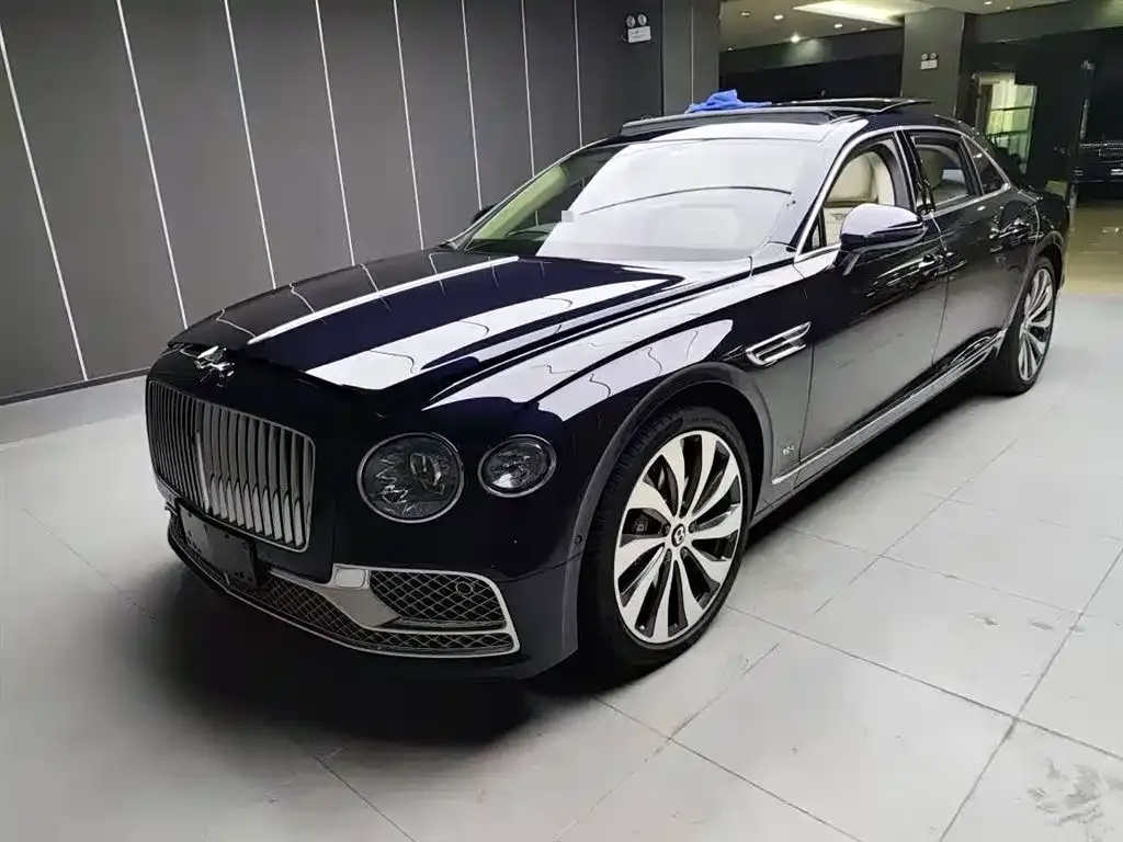 Bentley Flying Spur — фото 1