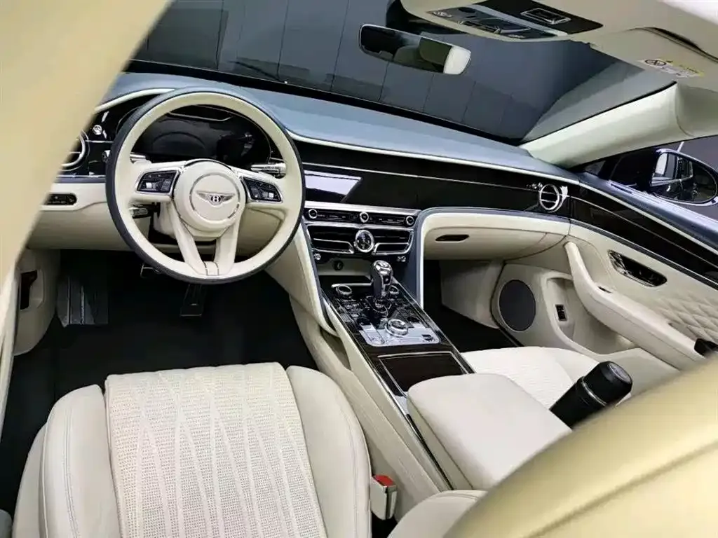 Bentley Flying Spur — фото 4