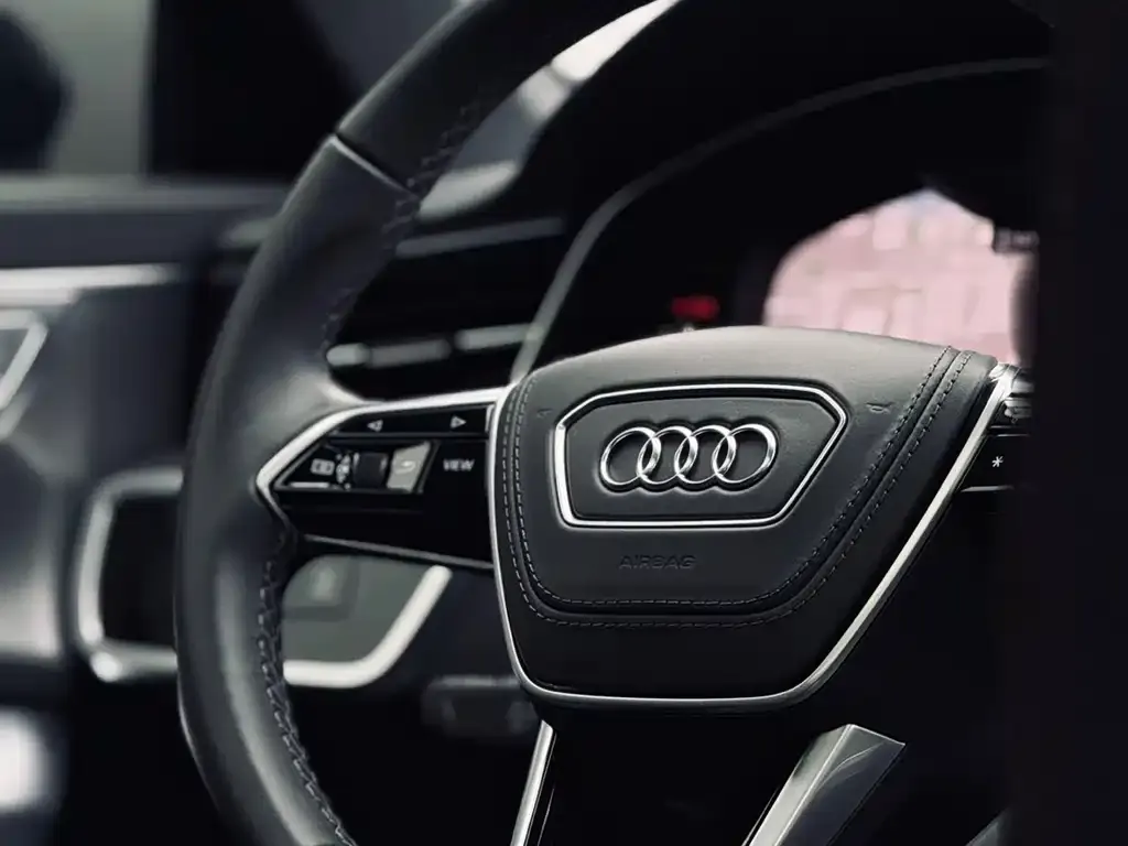 Audi A6L — фото 2